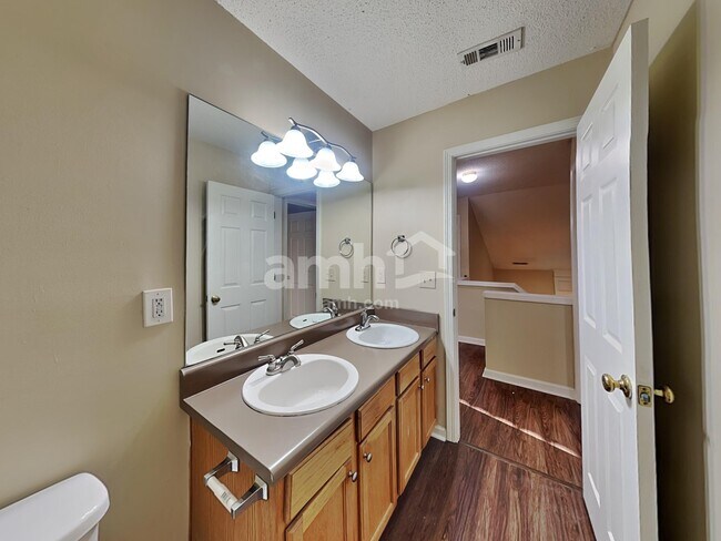 Building Photo - 3202 Davenport Park Ln