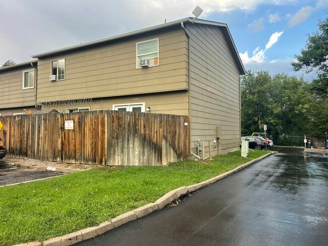 Building Photo - 2198 Baltimore Cir
