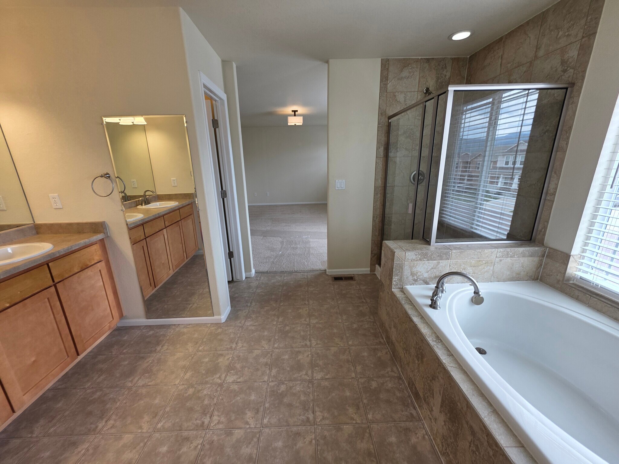 Building Photo - 874 Diamond Rim Dr
