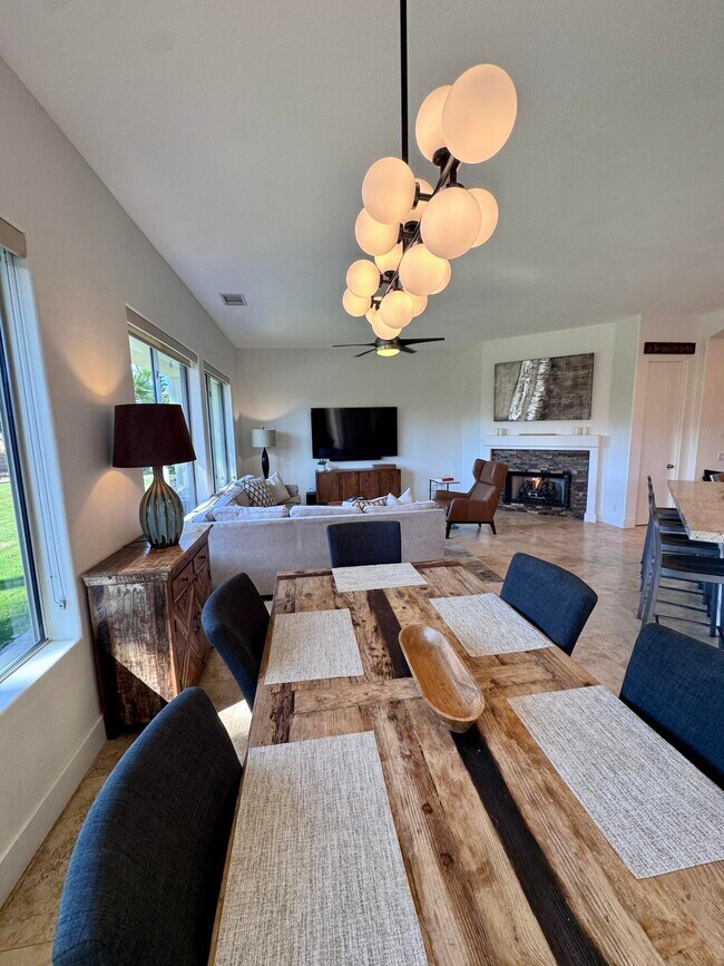 Building Photo - 102 Cll Los Hibiscos