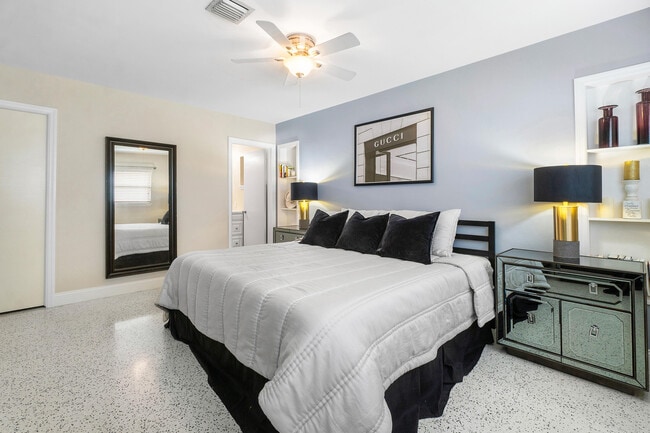 Building Photo - 2757 NE 29th Ave