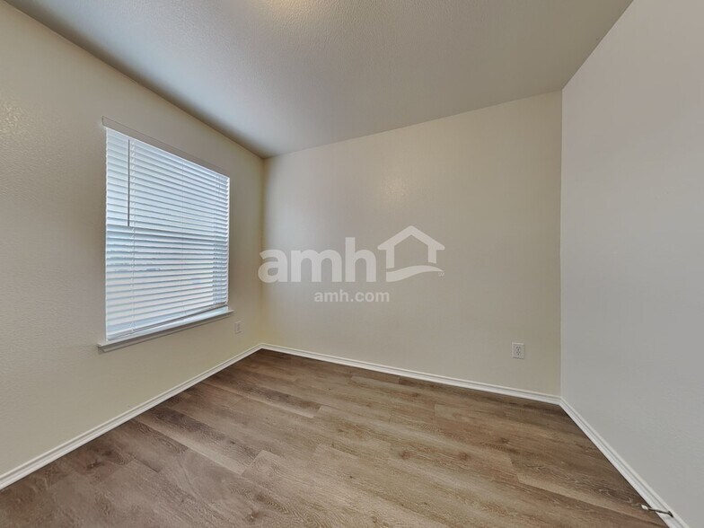 Building Photo - 1520 Wind Star Way