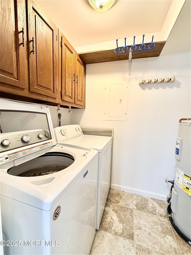 Building Photo - 304 Wellington Pl