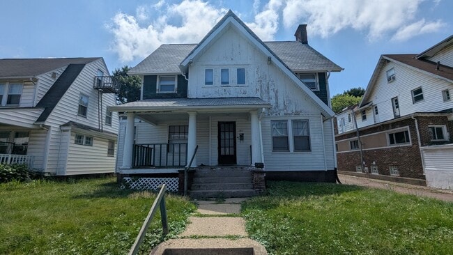 Primary Photo - Prime Living: Unmatched Apartment in Canto...