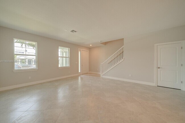 Building Photo - 1280 Eucalyptus Dr