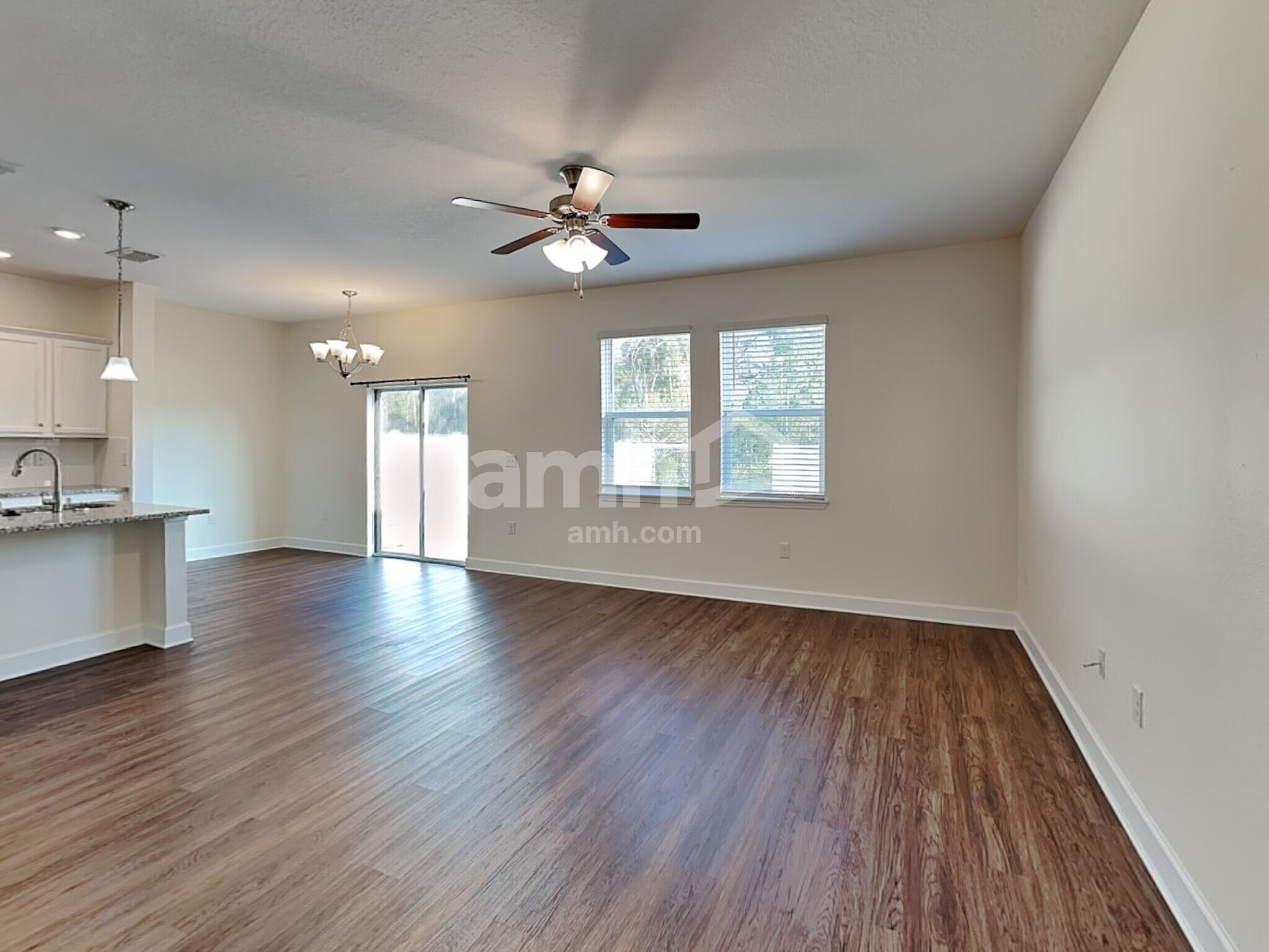 Building Photo - 37655 Dusty Saddle Ln