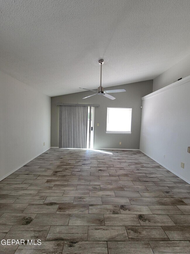 Building Photo - 14044 Peter Noyes Dr