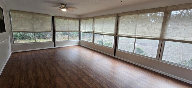 Building Photo - 2710 SW 152nd Ln
