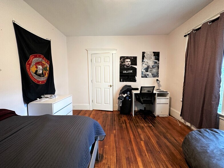 Building Photo - 229 Chestnut Hill Ave