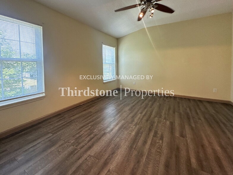 Building Photo - 1660 Biscayne Bay Cir