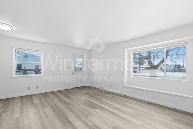 Building Photo - 11321 E Springfield Ave