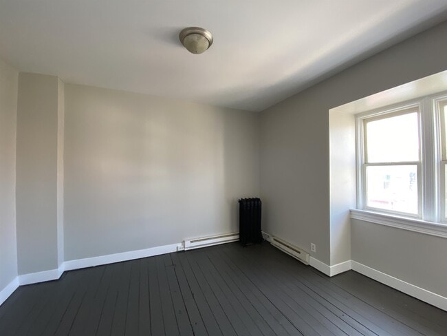 Building Photo - 16 East Ave