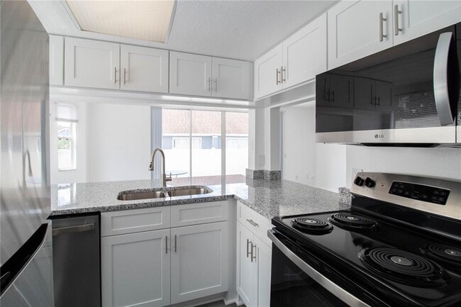 Building Photo - 235 Mango Dr