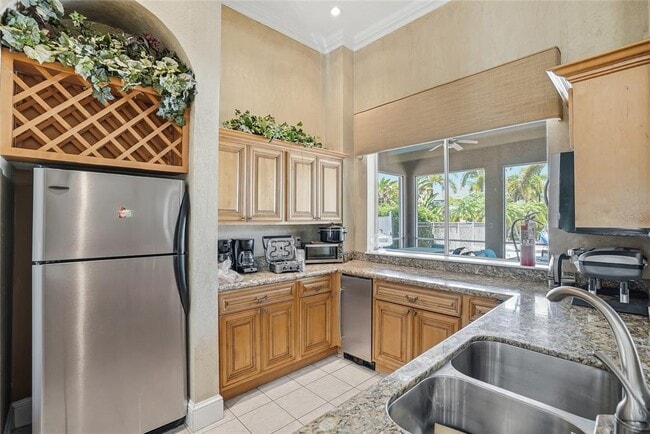 Building Photo - 8809 Manor Loop