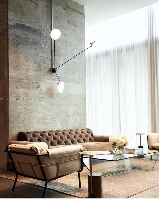 Building Photo - 398 NE 5th St