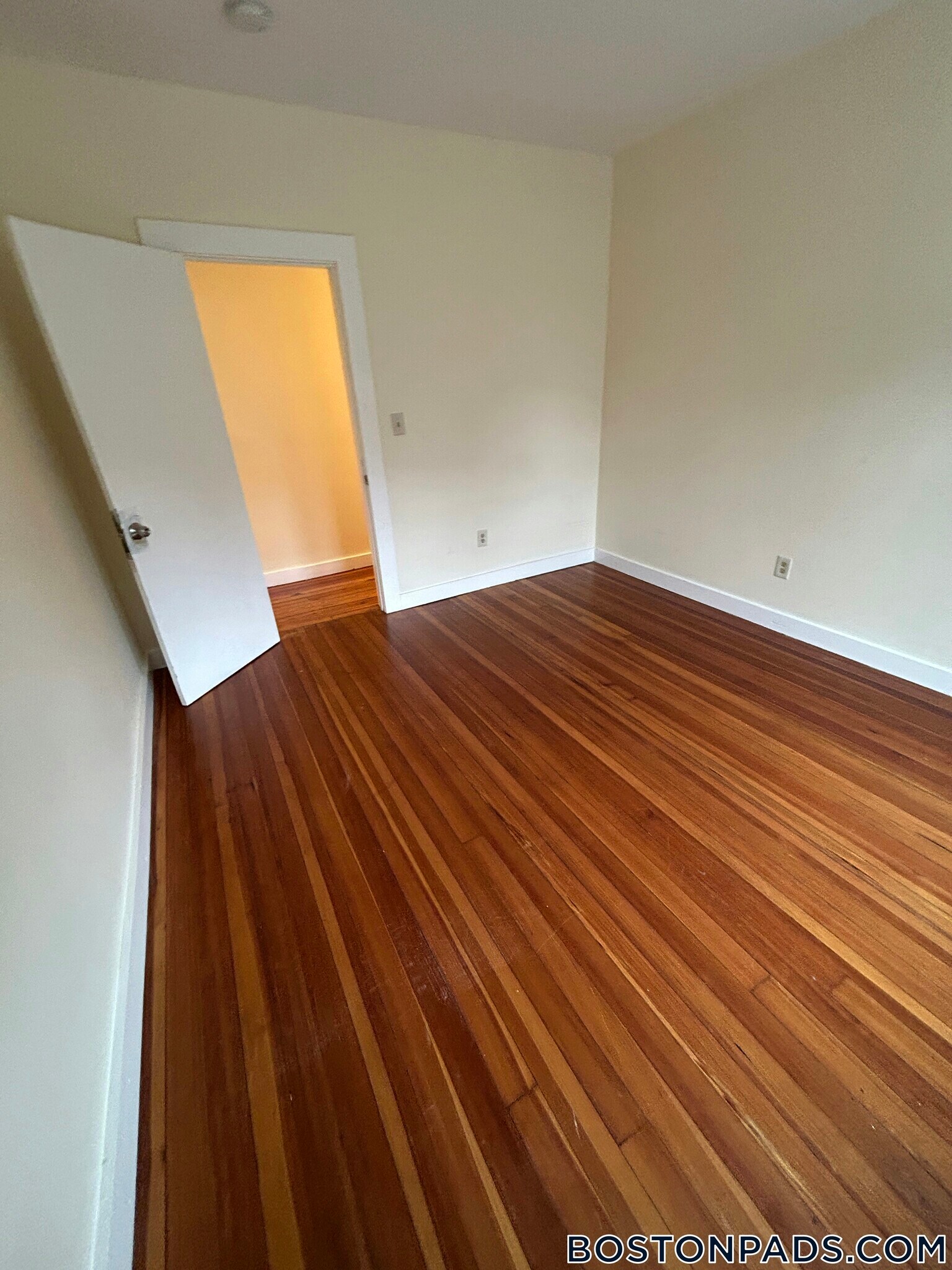 Building Photo - 66 Pleasant St