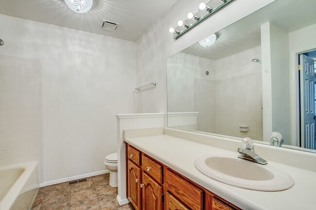 Building Photo - 6139 Little Pine Cir