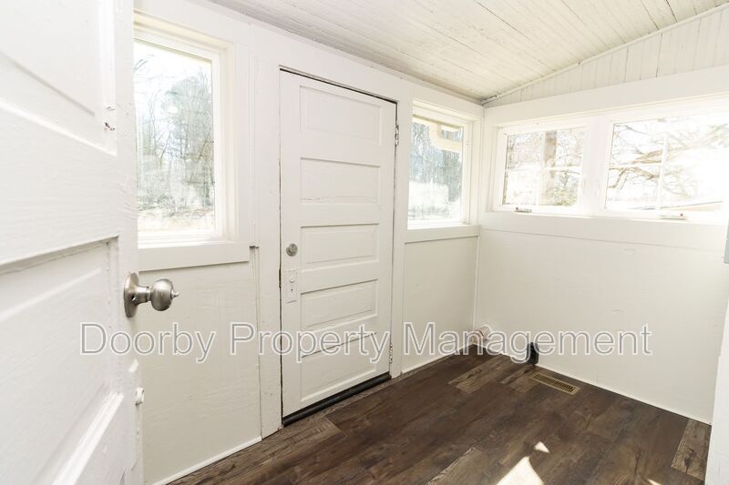 Building Photo - 506 Deck Dr