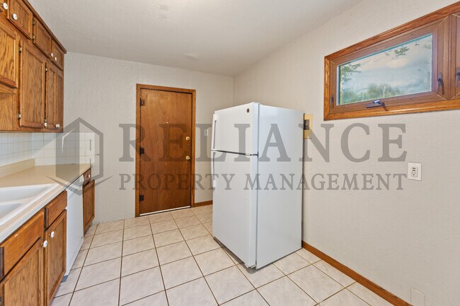 Building Photo - 3026 S Vine St