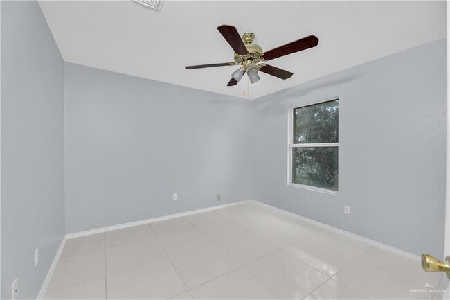 Building Photo - 2208 Eagle Landing Dr