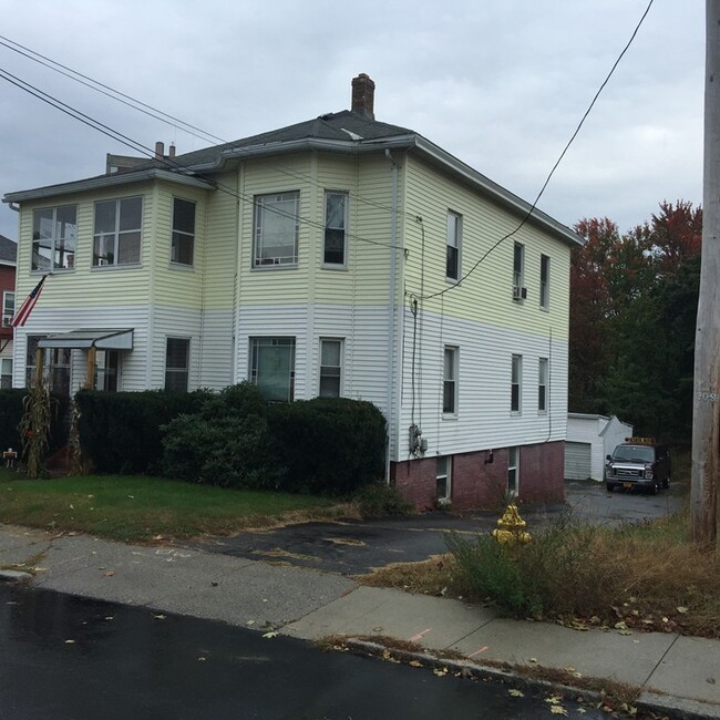 Building Photo - 336 Parker St