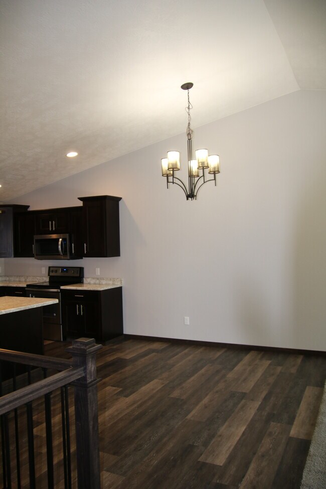 Building Photo - 3606 S Outfield Cir