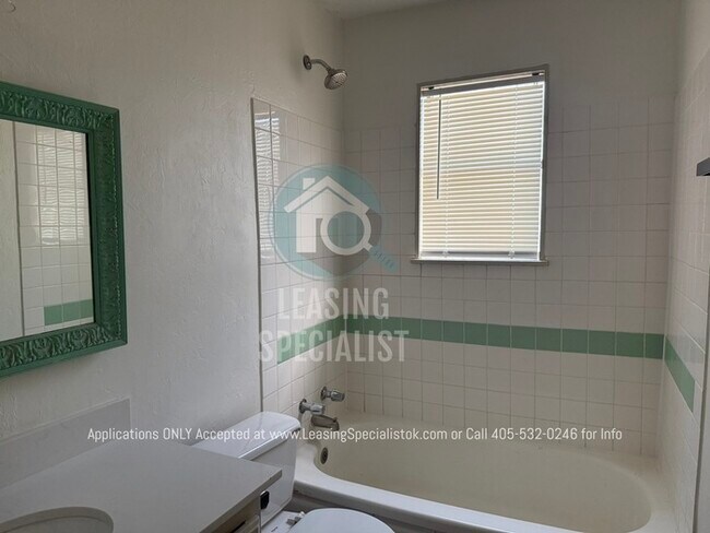 Building Photo - Charming South East OKC Home AVAILABLE FOR IMMEDIATE MOVE IN!