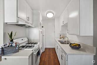 Building Photo - Magnolia Apartments - Your Sherman Oaks Retreat!