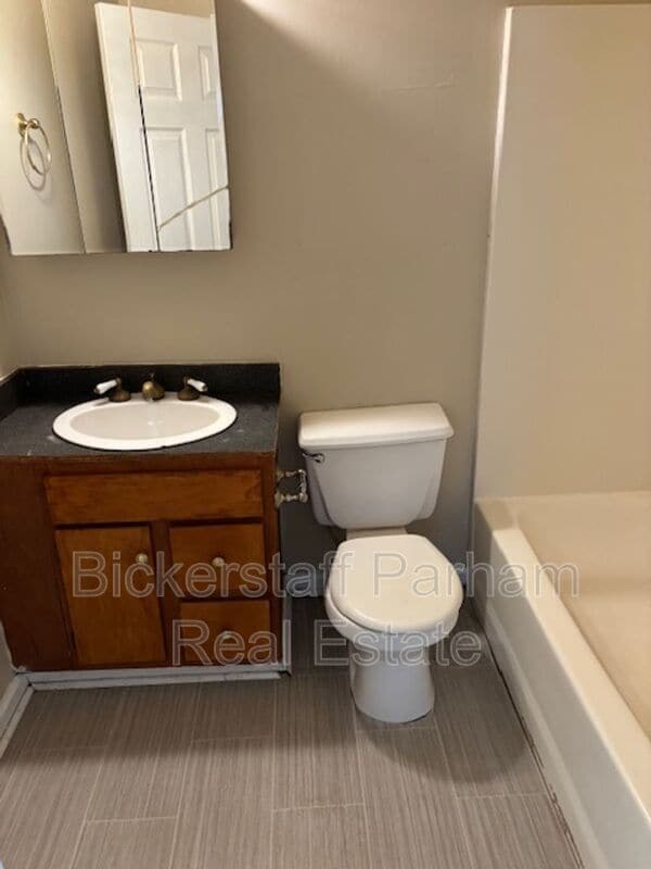 Building Photo - 1233 Eberhart Ave