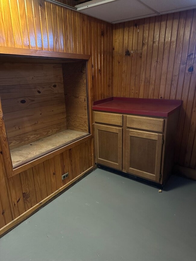 Building Photo - Charming 3 Bedroom In Central Columbus with Fenced in Yard