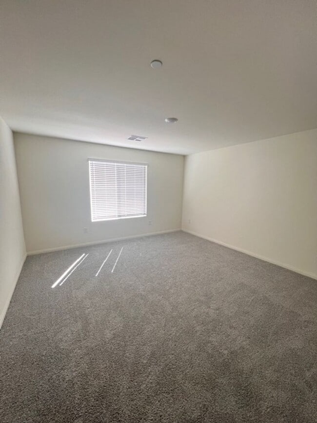 Building Photo - New Neighborhood Southwest Community $500.00 Move in Credit