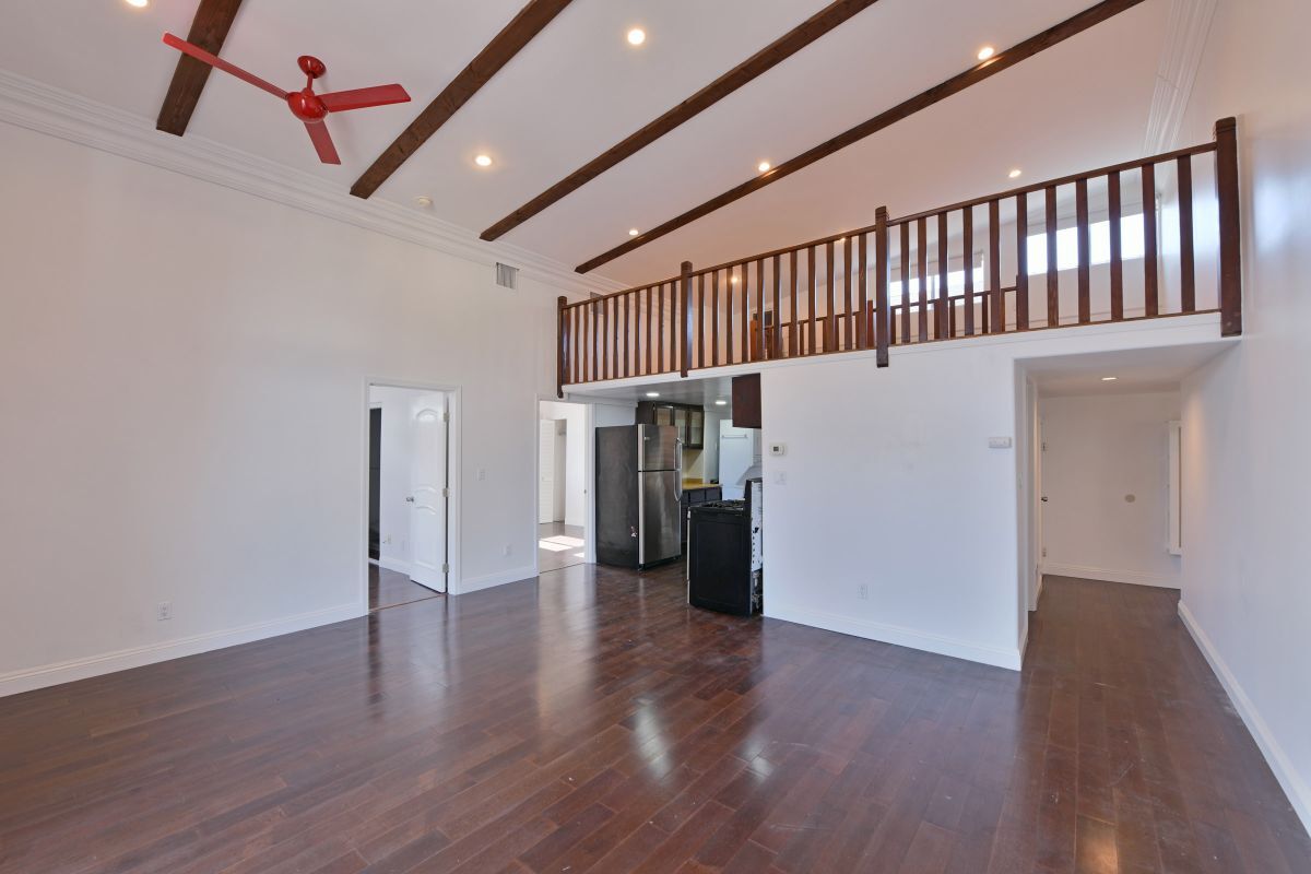 Building Photo - 7929 Blackburn Ave