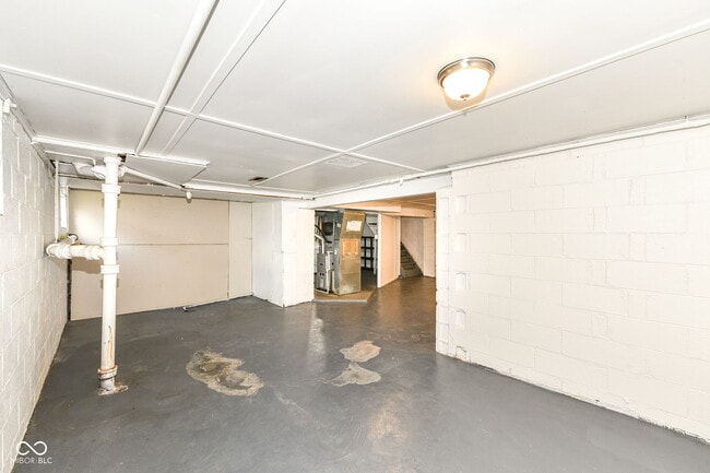 Building Photo - 5301 Evanston Ave
