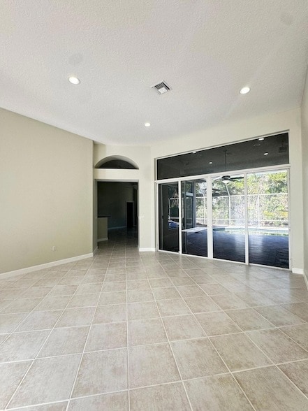 Building Photo - 6740 NW 105th Ln