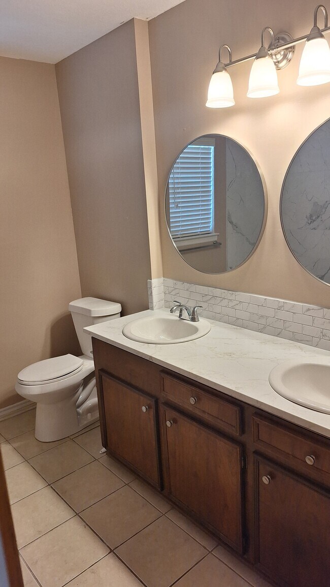 Building Photo - 19 N White Heron Dr