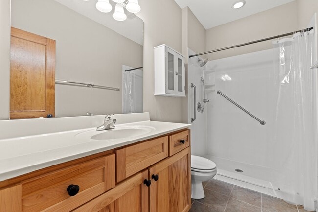 Building Photo - Mingo