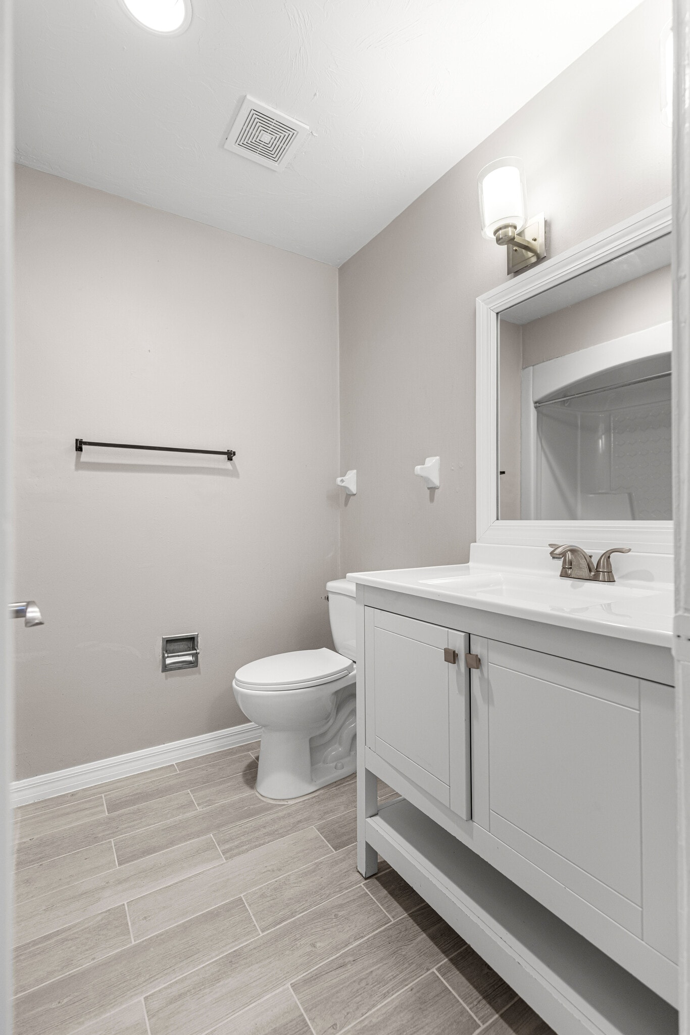 Building Photo - 4151 SE 22nd Ave