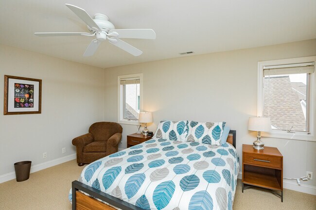 Upper Level Guest Bedroom - 515 River St