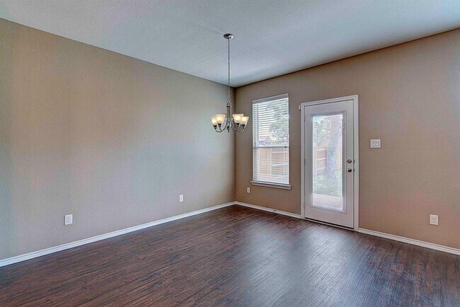 Building Photo - 1224 Half Hitch Trl