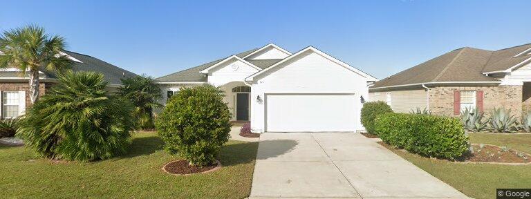 Well-kept 3 bd/3 bath house -fully fenced back yard, outside shower - 824 Wintercreeper Dr