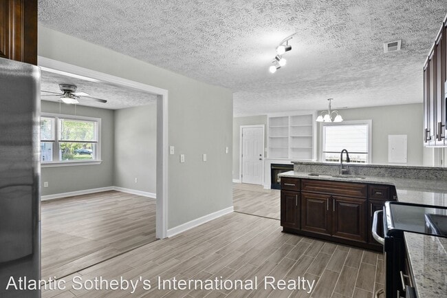 Building Photo - 3 br, 3 bath House - 426 Berkshire Terrace