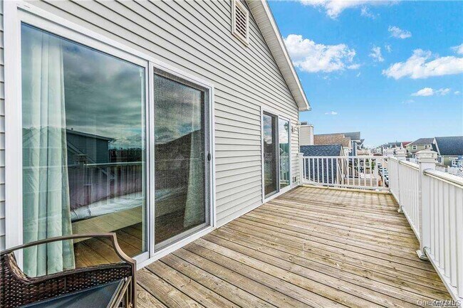 Building Photo - 98 Nebraska St