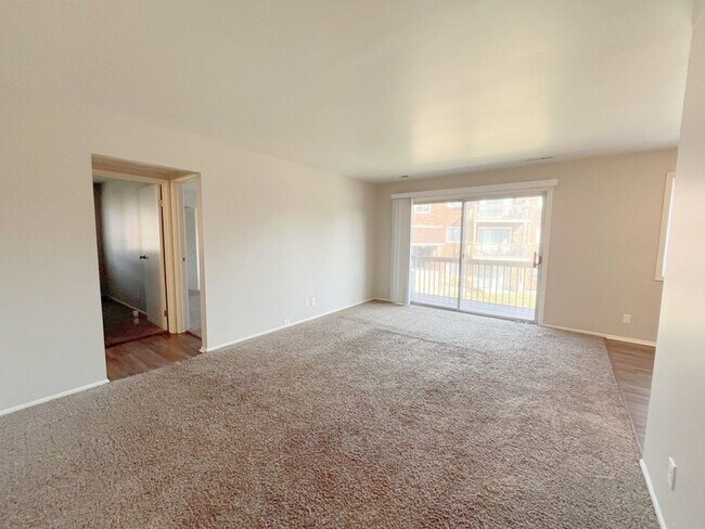 Building Photo - Modern 2-Bedroom Apartments in Crown Point, IN – Pet Friendly!