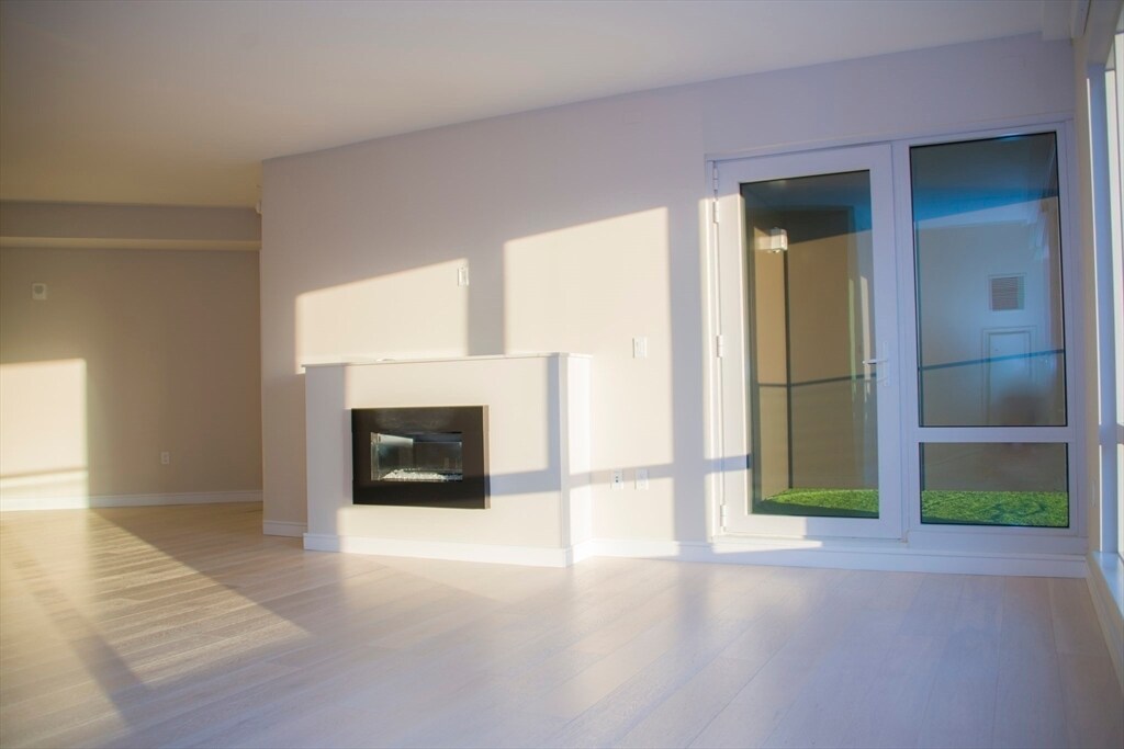 Building Photo - 110 Broad St