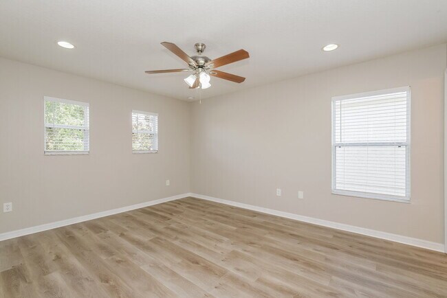 Building Photo - 9243 Wellstone Dr