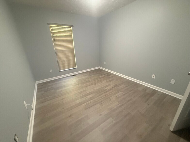 Building Photo - 2418 Piering Dr