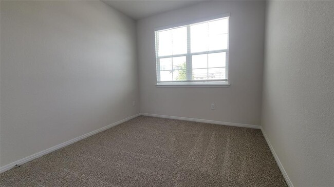 Building Photo - 115 Palo Pinto Dr