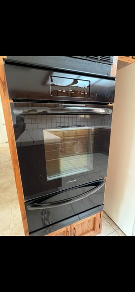 Building Photo - 701 Commercial Ave