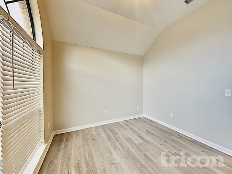 Building Photo - 316 Pine Ridge Ln