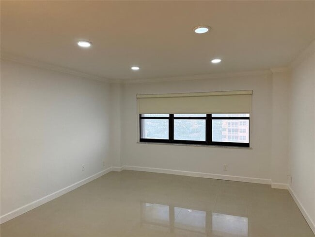 Building Photo - 5100 N Ocean Blvd